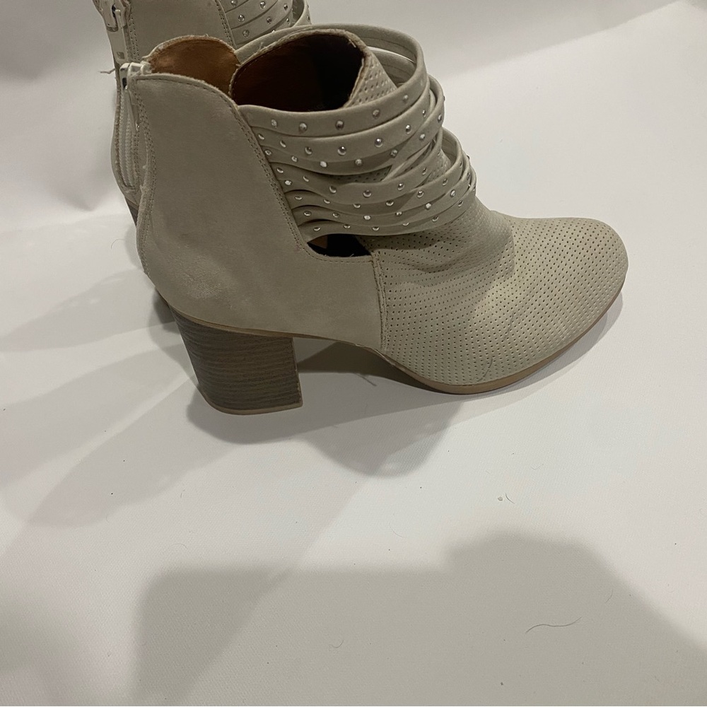 Women's Cream Ankle Boots dolce- size 9 - Picture 6 of 10